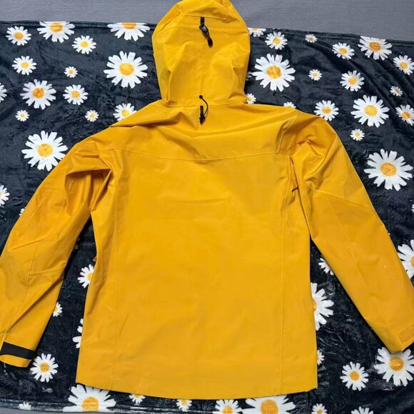 Arc'teryx Yellow Gore-Tex Hooded Jacket, Size M. - Picture 2 of 10